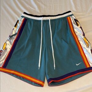 Nike Teal Athletic Basketball Shorts with Contrast Stripe, streetwear
